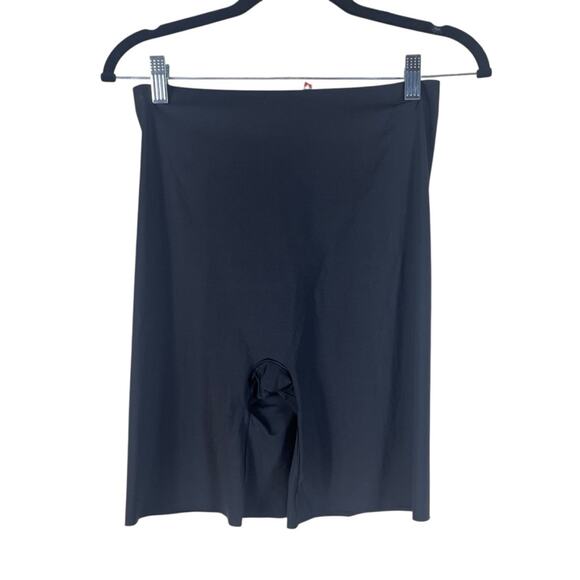 Spanx Shapewear Shaping Shorts Seamless Compression Biker Layering Black Medium - Picture 2 of 7